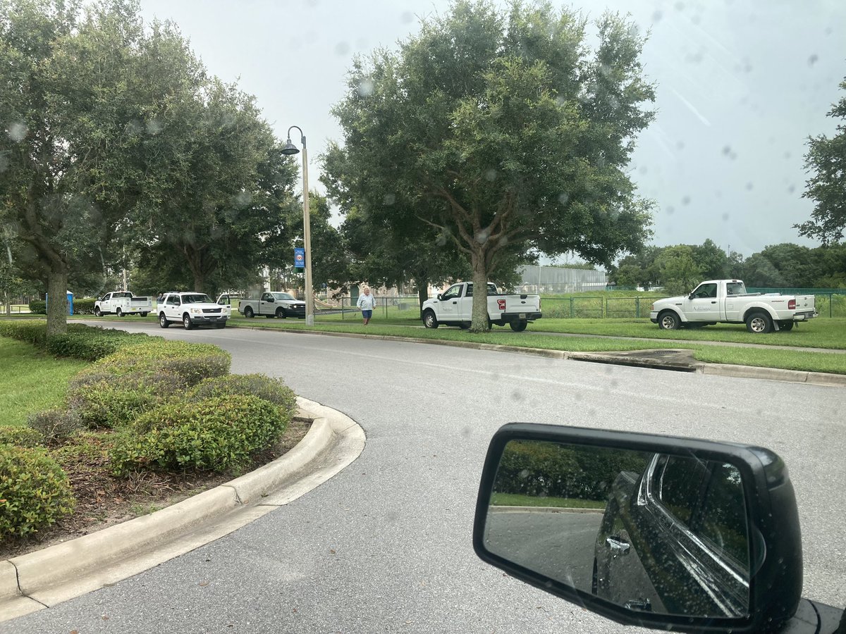 Here’s a photo of the city workers from Auburndale chilling for the past 2 hours instead of prepping the baseball fields. The city and it’s taxpayers should not be happy! <a href="/Auburndalegov/">City of Auburndale</a>