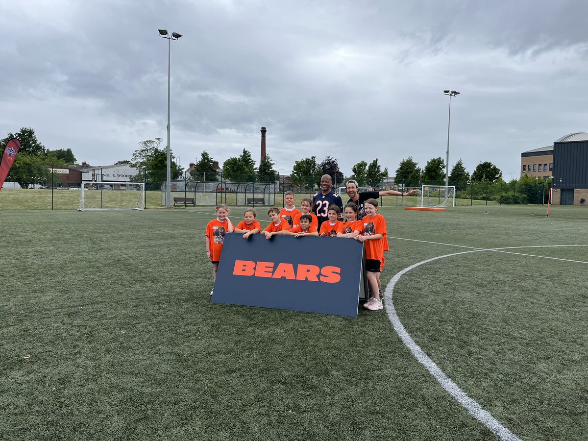 AshKnotty's tweet photo. Some very lucky Year 4s went on the @ChicagoBears #MiniMonsterTour ! It was literally amazing! The children represented the school so well! Super Bowl winner Shaun Gayle and Coach Gustavo Silva were so impressed with our attitudes and determination! #GoKnottyAsh https://t.co/H0K2HG1cM5