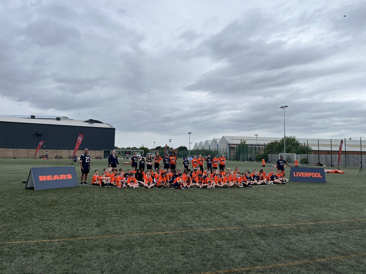 AshKnotty's tweet photo. Some very lucky Year 4s went on the @ChicagoBears #MiniMonsterTour ! It was literally amazing! The children represented the school so well! Super Bowl winner Shaun Gayle and Coach Gustavo Silva were so impressed with our attitudes and determination! #GoKnottyAsh https://t.co/nyjCtT0VXZ