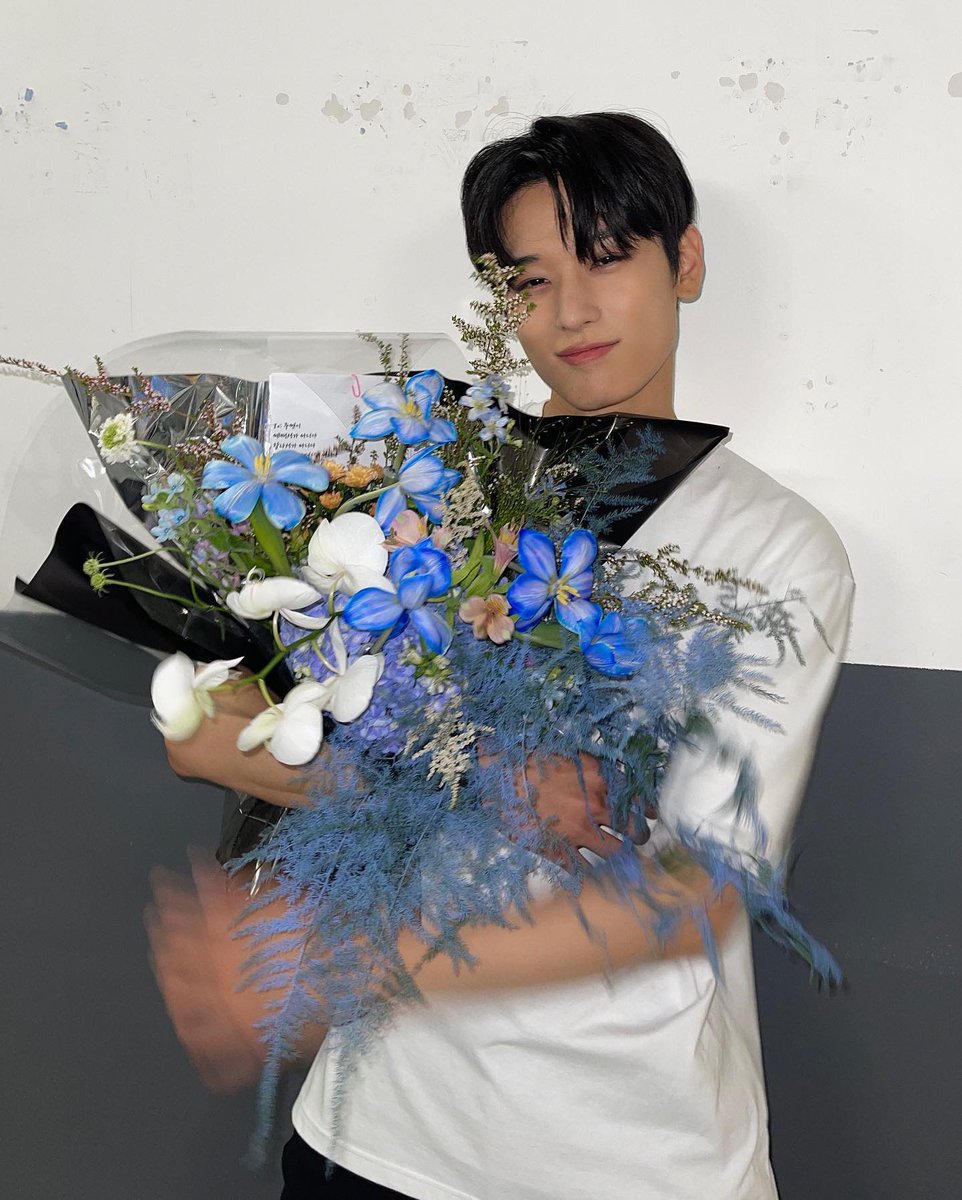 115kitten's tweet photo. 💐 https://t.co/dxvJucGj6A