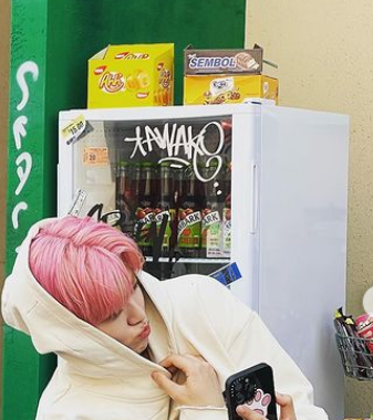 nct_menfess's tweet image. nct! salfok sama postingan jaemin, ada produk yang biasanya jadi freebies🙂