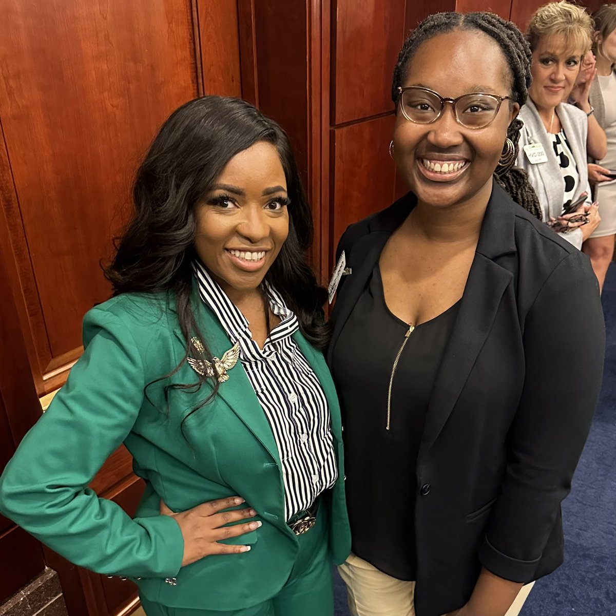 RepJasmine's tweet photo. Great to meet with women leaders of @Toyota. Kudos to their investments in STEM education at @dallasschools West Dallas STEM School and the @LancasterISD Toyota Leadership Academy.

#DFW students will be ready for the highly-paid auto industry jobs of the future! https://t.co/sbdrROWyWv