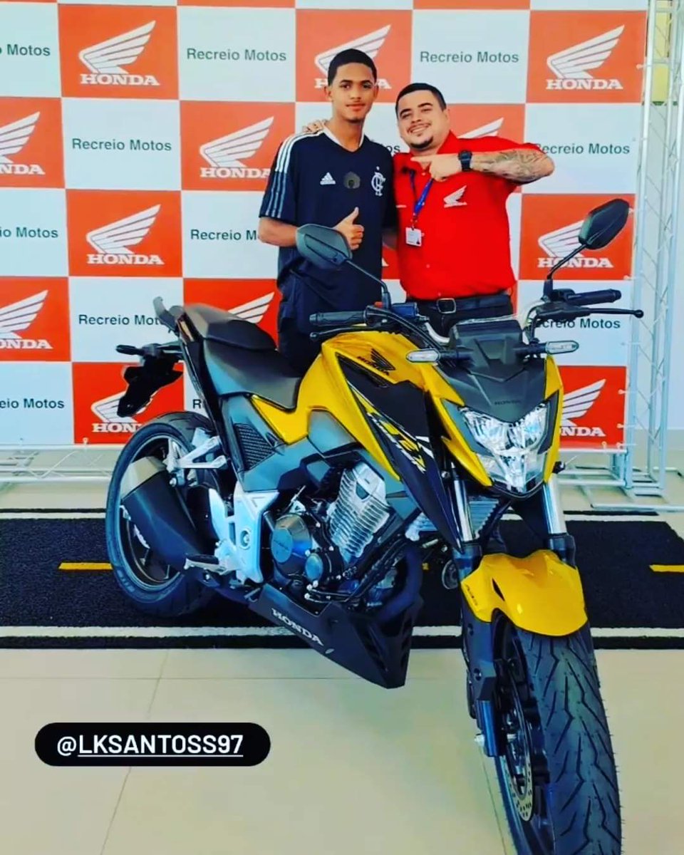 Mais uma CB 300F Twister nas ruas de Duque de Caxias.

Parabéns meu mano @lksantoss97 pela sua conquista.

📲21 97496-4320 🟢WhatsApp🟢