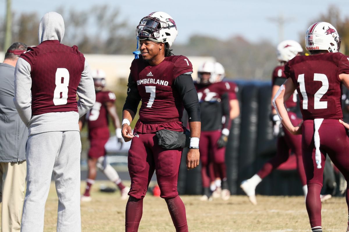 daylon_parks's tweet photo. #AGTG After a great conversation with @CoachMort57 &amp; @CoachHigginson I am blessed to receive an ⭕️ffer from Cumberland university. @CumberlandFB @TimMathisCU @SECMIXTAPE @HallTechSports1 https://t.co/2xidcTFuGy