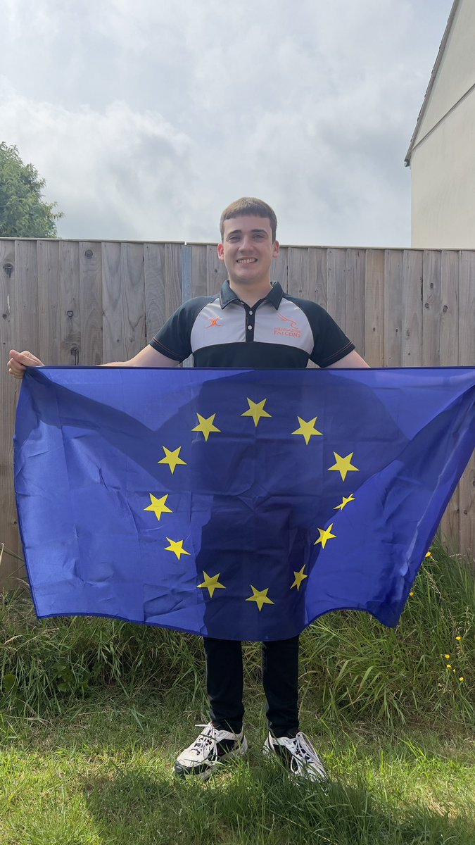 Today marks 7 years since a fatal day in our nation’s history. 

Recently, I moved to Chard - a small market town in rural Somerset. 

As today is the anniversary of the referendum, I’m going to highlight 7 ways the European Union has contributed to this town of 13,000

🧵[1/9]