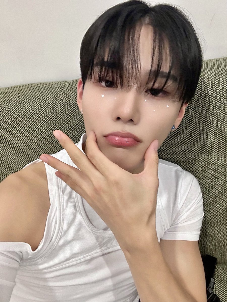 CIX tweet media
