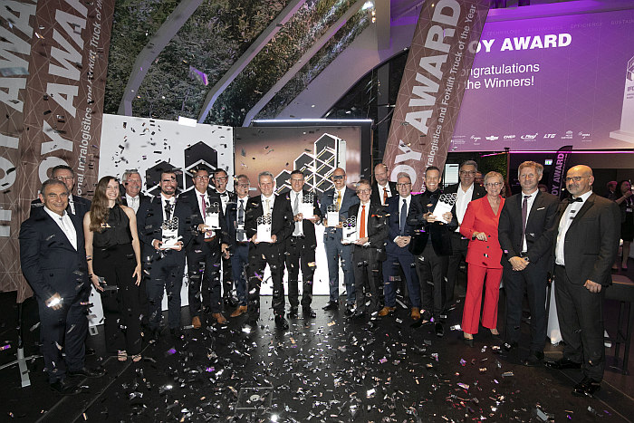 Journalismus_at's tweet image. Gleich zwei Hightech-Lösungsanbieter aus Österreich waren heuer mit ihren Lösungen für den IFOY 2023 nominiert. Und zwei Lösungen wurden mit dem begehrten Award prämiert: die der Neukirchener (b.L.) Agilox und die der Linzer DS Automotion. #ifoy blogistic.net/ifoy-2023-oest…