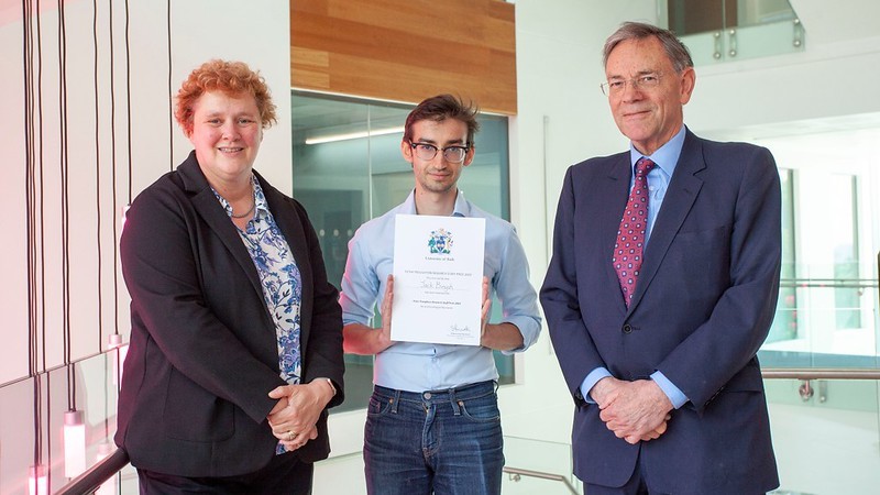 University of Bath (@uniofbath) on Twitter photo Congratulations Dr Jack Binysh for winning the 2023 Peter Troughton Research Staff Prize!
Jack’s winning research focuses on ‘animate matter’; how science can recreate the responsive properties of living matter in synthetic materials.
<a href="/svhains/">Sarah Hainsworth OBE</a> <a href="/UniofBathStaff/">Uni of Bath Staff</a> <a href="/UniofBathSci/">Science at Bath</a> Congratulations Dr Jack Binysh for winning the 2023 Peter Troughton Research Staff Prize!
Jack’s winning research focuses on ‘animate matter’; how science can recreate the responsive properties of living matter in synthetic materials.
<a href="/svhains/">Sarah Hainsworth OBE</a> <a href="/UniofBathStaff/">Uni of Bath Staff</a> <a href="/UniofBathSci/">Science at Bath</a>