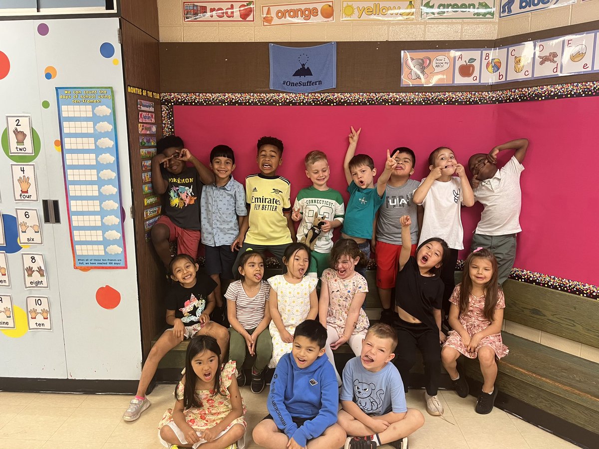 LaurenBurr25's tweet photo. Ending our Kindergarten year with smiles and silly faces. Thank you for sharing your children with me! It’s been a wonderful year! 💙🐾 @ConnorCougars https://t.co/XNjy4yygXS