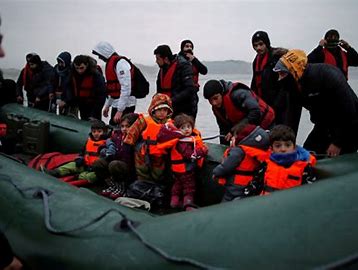 DalbidEU's tweet image. Always the far right will attack ‘the weak’ to get weak minds to believe them. Be it #Migrants, those having to resort to ‘#Benefits’ or those of a ‘different’ #Ethnicity. To use and abuse them. The &apos;weak&apos; show more strength in a day than the far right can show in a lifetime.