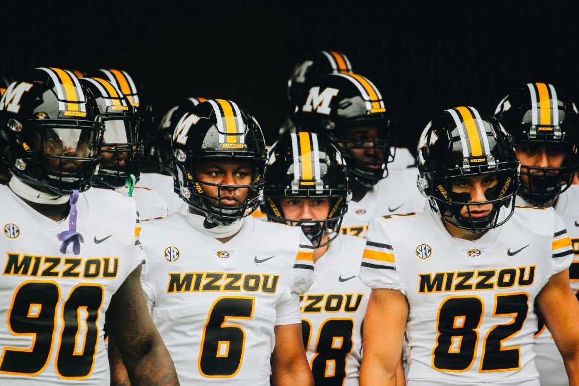 Jack Limbaugh (@limbaugh_jack63) on Twitter photo After a great camp and a great conversation with <a href="/coach_peoples/">Kevin Peoples</a> I am extremely excited to announce I have received an offer from Mizzou! <a href="/MizzouFootball/">Mizzou Football</a> <a href="/CoachErikLink/">erik.link</a> <a href="/CoachDrinkwitz/">Eliah Drinkwitz</a> <a href="/AllenTrieu/">Allen Trieu</a> @Rivals_Clint After a great camp and a great conversation with <a href="/coach_peoples/">Kevin Peoples</a> I am extremely excited to announce I have received an offer from Mizzou! <a href="/MizzouFootball/">Mizzou Football</a> <a href="/CoachErikLink/">erik.link</a> <a href="/CoachDrinkwitz/">Eliah Drinkwitz</a> <a href="/AllenTrieu/">Allen Trieu</a> @Rivals_Clint