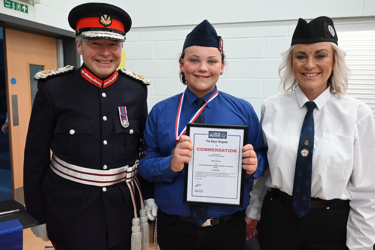 Noah Duncan was presented with his President's Commendation on Tues by His Majesty's Lord-Lieutenant of Aberdeenshire @SandyManson1. 

The President's Commendation is a national BB award granted by the Brigade President himself, Rev Dez Johnston. 
@TheBBScotland @pressjournal 1/3