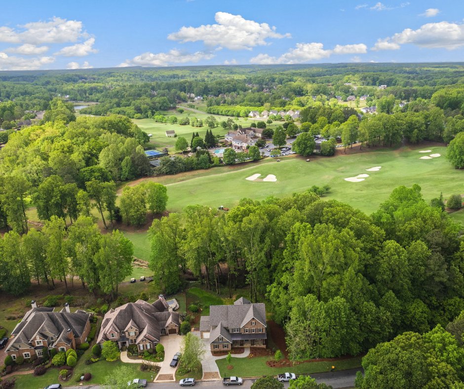 Woodmont Golf and Country Club is the perfect place for those seeking a luxurious lifestyle and stunning golf course views! ⛳️ Learn more about our last few available homes in #CantonGA: bit.ly/3gB6TGo #AtlantaHomesForSale