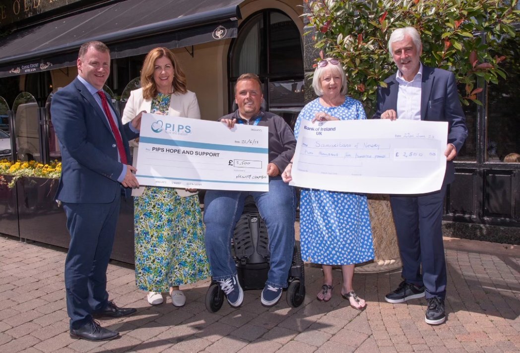Newry Chamber (@newrychamber) on Twitter photo Delighted to present a cheque of £2,500 each to <a href="/PIPSHopeSupport/">PIPS Hope & Support</a> and <a href="/SamaritansNI/">Samaritans NI</a> which was raised at our Charity Raffle at the Greater Newry Business Awards.
Thank you to our 500+ guests for all of your generous donations and the local businesses who donated prizes. Delighted to present a cheque of £2,500 each to <a href="/PIPSHopeSupport/">PIPS Hope & Support</a> and <a href="/SamaritansNI/">Samaritans NI</a> which was raised at our Charity Raffle at the Greater Newry Business Awards.
Thank you to our 500+ guests for all of your generous donations and the local businesses who donated prizes.
