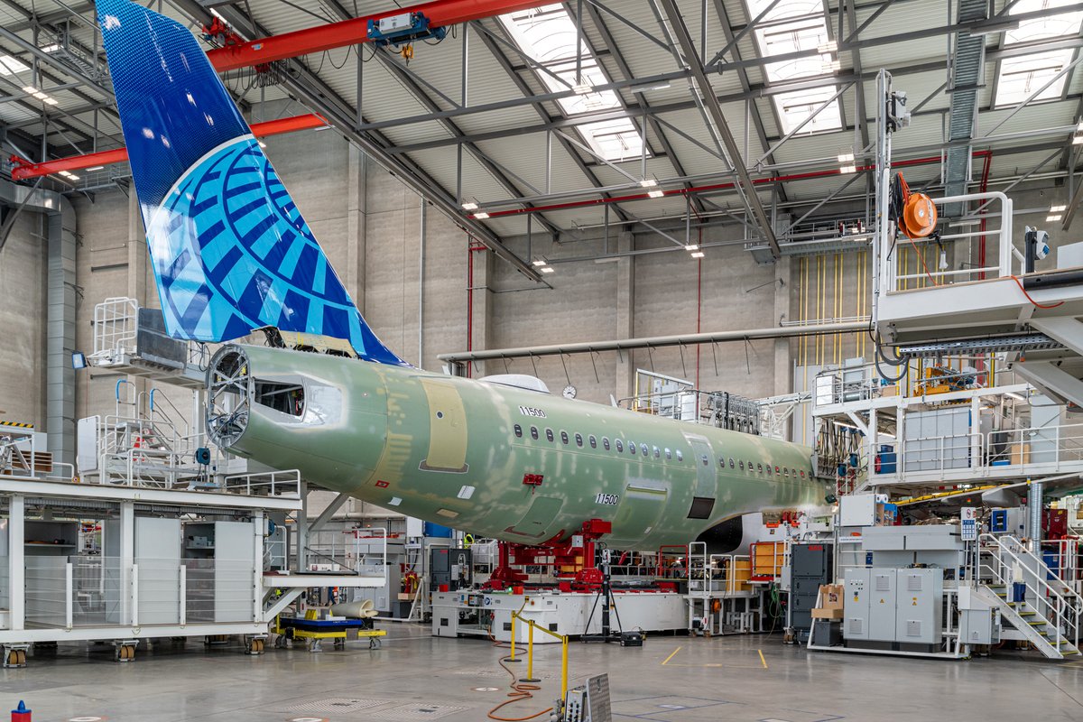 United Airlines tweet media