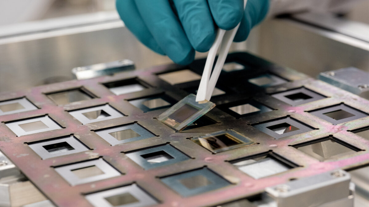 Singapore researchers set 24.35% efficiency record for perovskite PV cell dlvr.it/Sr7Fs9
