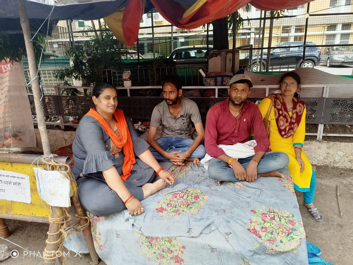 <a href="/Indersinghsjp/">इन्दरसिंह परमार</a> <a href="/narendramodi/">Narendra Modi</a> मा. मुख्यमंत्री जी
<a href="/ChouhanShivraj/">Shivraj Singh Chouhan</a>
आपने 18 मई 2018 को 50% आरक्षण के साथ 62,000 #शिक्षक_भर्ती की घोषणा की थी 🙋‍♂️

#MPTET_2018 5 वर्षों बाद भी अधूरी है.? 🤔
अत:आपसे अनुरोध है कि  
#पद_वृद्धि_तृतीय_काउंसलिंग_2018 कर 
शिक्षक भर्ती पूर्ण करने की कृपा करें।🙏
<a href="/Indersinghsjp/">इन्दरसिंह परमार</a> 
<a href="/PMOIndia/">PMO India</a>