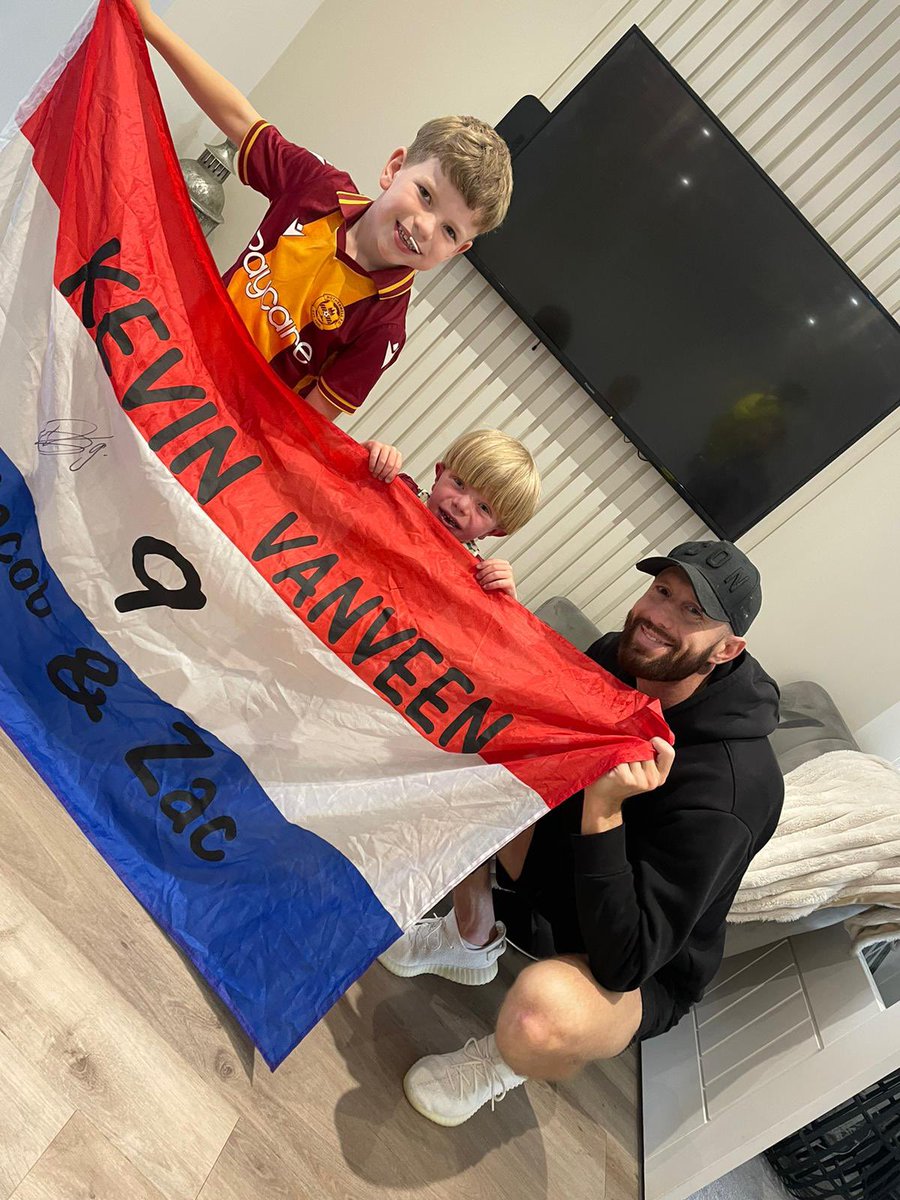 GordonGunn's tweet photo. Well what can I say, Kevin you are an amazing person, you have made these 2 boys dreams come true ❤️❤️ what a man honestly thanks so much 🙌 it will be sad to see you go but you’ve left great memories that will last a lifetime 🧡💛 @kevinvanveen https://t.co/tK91ALIdzO