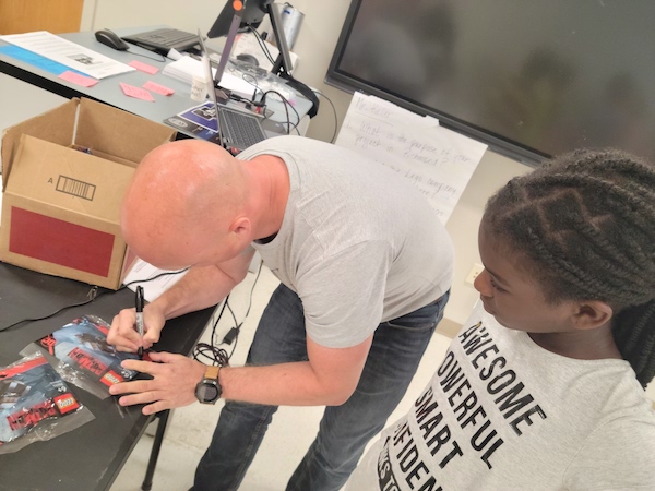 ITTIPSTEM's tweet photo. Day 4, Week 2: g4/5 camp got to interview the North America's Lead Engineer of the @LEGO_Group, Jens Keller, and he was even asked for autographs!
#ITTIPSTEM @PrinceEdwardSch @AmeliaSchools @LongwoodCEHHS @mrs_rice139 @STEMGal https://t.co/ruOXHLSasQ
