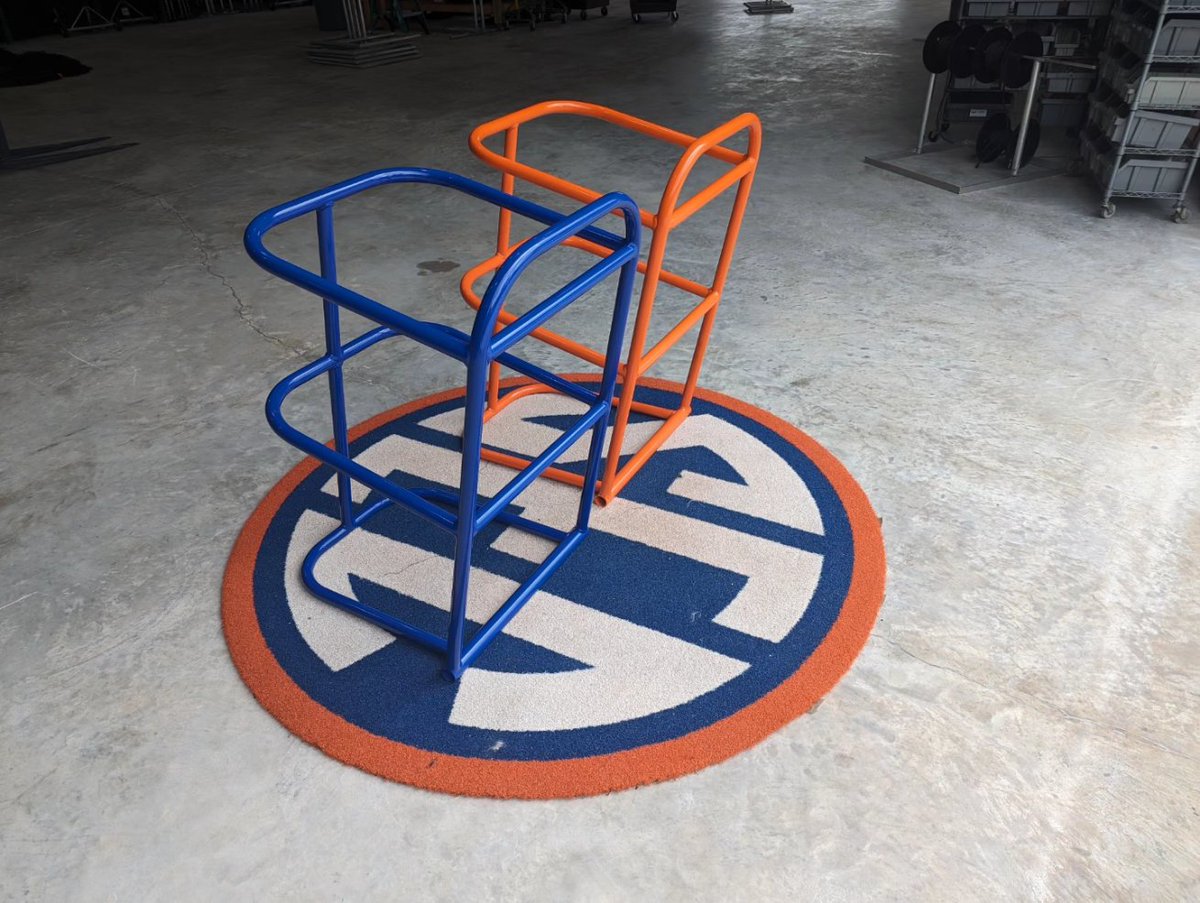 BurbankJohnny's tweet image. Guess where these Ball Carts are going 😉 @NettingPros #builttolast #netcommanders #netmakersfortheworld