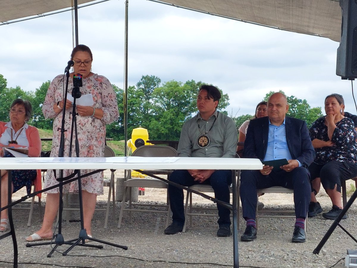 TwoRowTimes's tweet image. Six Nations of the Grand River private language immersion school Kawennio/Gaweniyo making important announcement this morning on its long-awaited new school build. #mohawklanguage #cayugalanguage #sngr
