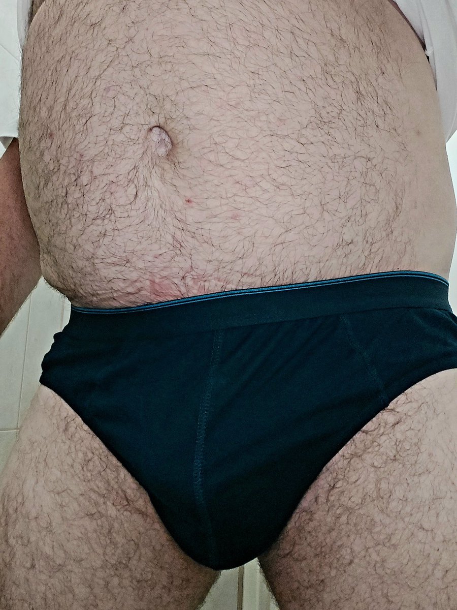 DaddyHungarian's tweet photo. Kanos péntek 😎 horny friday😎
#hairymen #hairybelly #hairychest #woof #hairybear #hairybeardaddy #hairydaddy https://t.co/VNx1F1O8jx