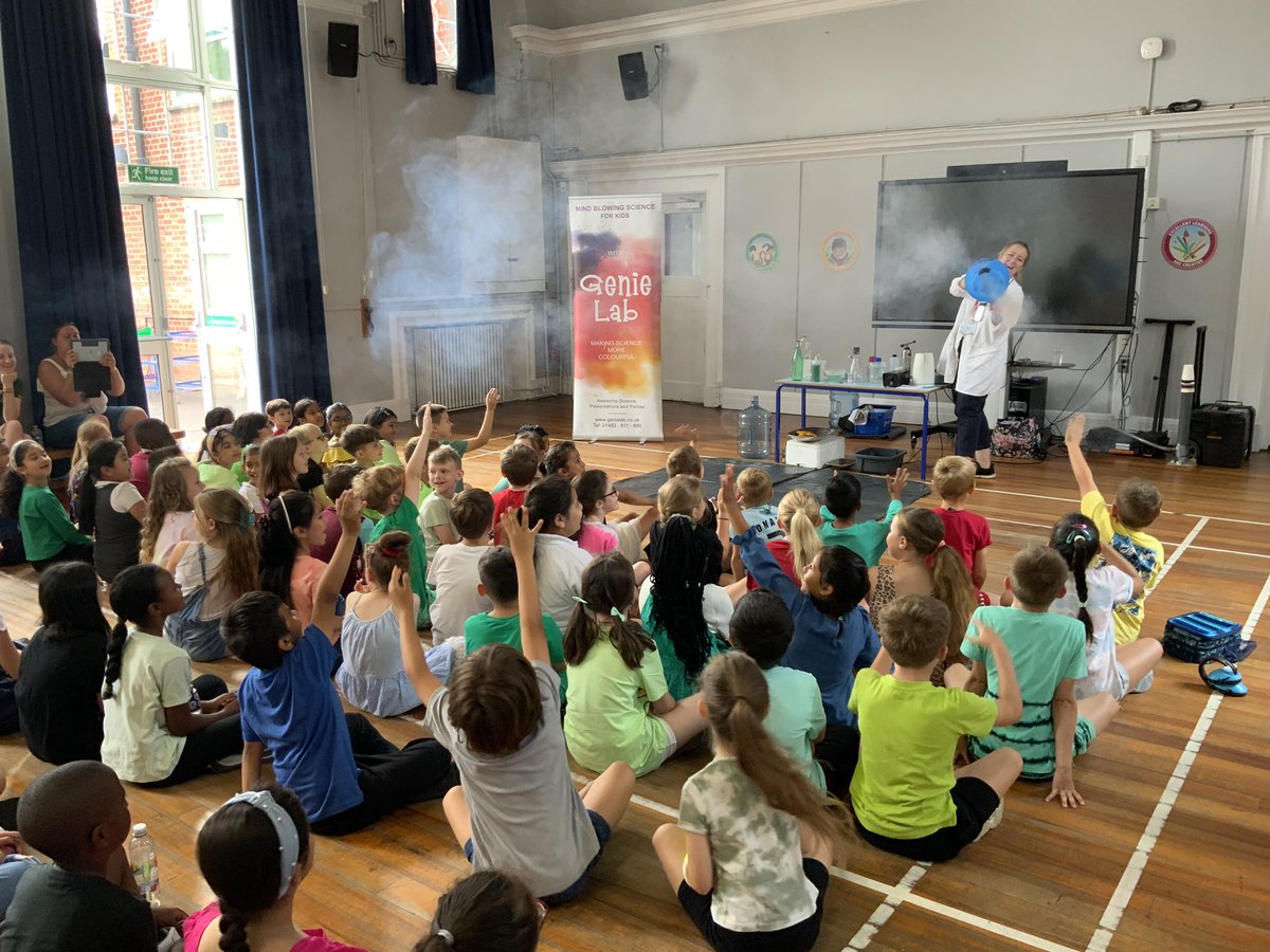 Year3SouthCamPr's tweet image. Year 3 and 4 had a fantastic end to STEM week today with a explosive assembly from Genie Lab! #welovesouthcamberley #STEMweek