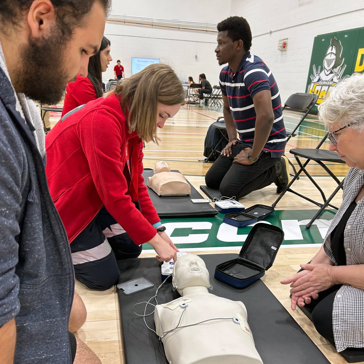 Yesterday, 87 community members learned potentially life-saving skills at CPR clinics presented by our @PulsePoint partners, @OshawaFire, @durhamcollege, @ontariotech_u , @LakeridgeHealth and @drcisst. Thank you to sponsors @GMcanada + @OnStar.
More: oshawa.ca/en/news/pulsep…
