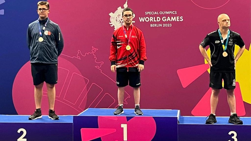 TadSwimSquad's tweet photo. We are all so proud of you Will such a fantastic achievement, saving the best swim till last 🥇✨ #goldmedalist
Have a brilliant time at the closing ceremony tomorrow at Brandenburg Gates @WillJemimaSOGB  #SpecialOlympicsWorldGames #Berlin2023 #TeamSOGB https://t.co/F7NjrrAmk3