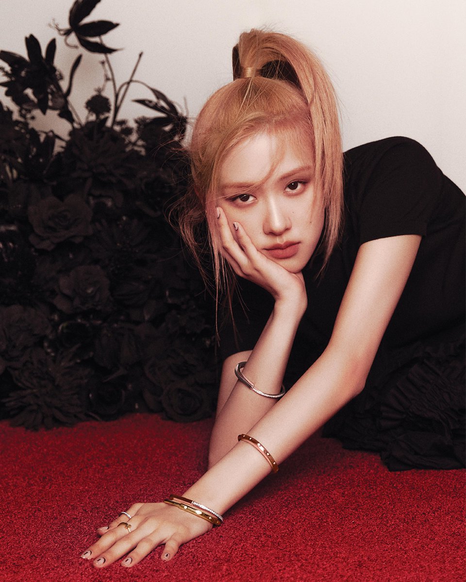 TiffanyAndCo's tweet photo. #ROSÉ wears Tiffany Lock and Tiffany Knot designs on the cover of @ELLE_KOREA. #TiffanyAndCo https://t.co/CEsHOsRykR