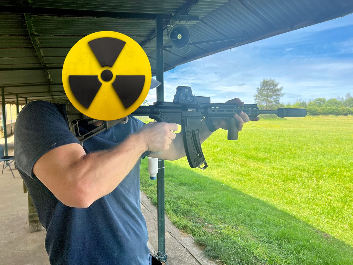 AirGunner3's tweet photo. Great day at the outdoor range in the UK testing my #aseutra mod on my @Smith_WessonInc with @Magpul and @EOTECHInc extras. https://t.co/tO9ogyI2MC
