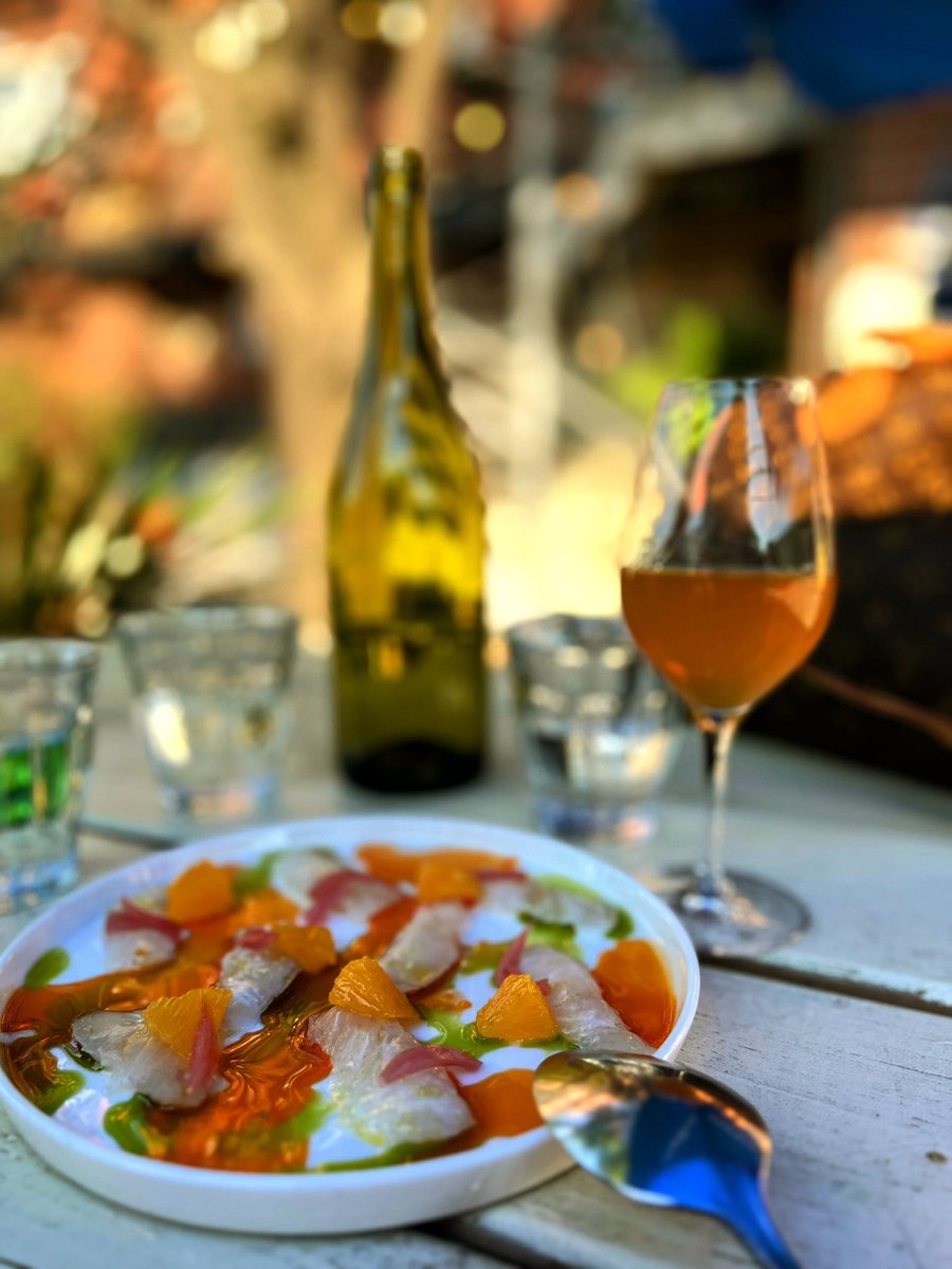 DucCNguyen's tweet photo. Summer meals 😏
Albacore tuna crudo, smoked paprika oil, raspberry
#InsiderMTL #MTLMoments #MTLaTable #jadoremonresto #Boxermans https://t.co/mHl8DFrEQS