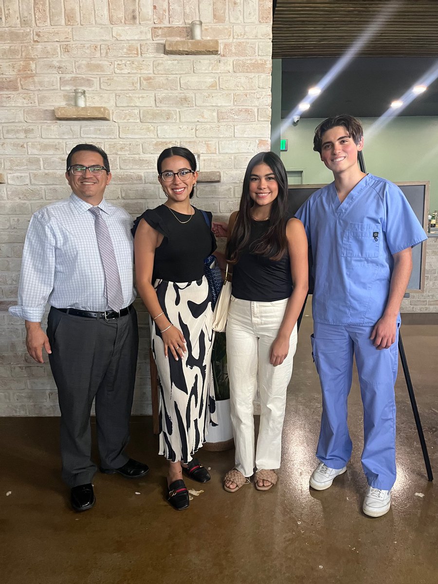Every year <a href="/UTAustin/">UT Austin</a> places 1 of their students who is originally from the RGV w/ our office thru a prgrm called Home to Texas. This week, 2 past interns, our current intern &amp; I met for lunch. It was great to see them interact &amp; be helpful 2 each other #HookEm #h2tx @HireUTexas