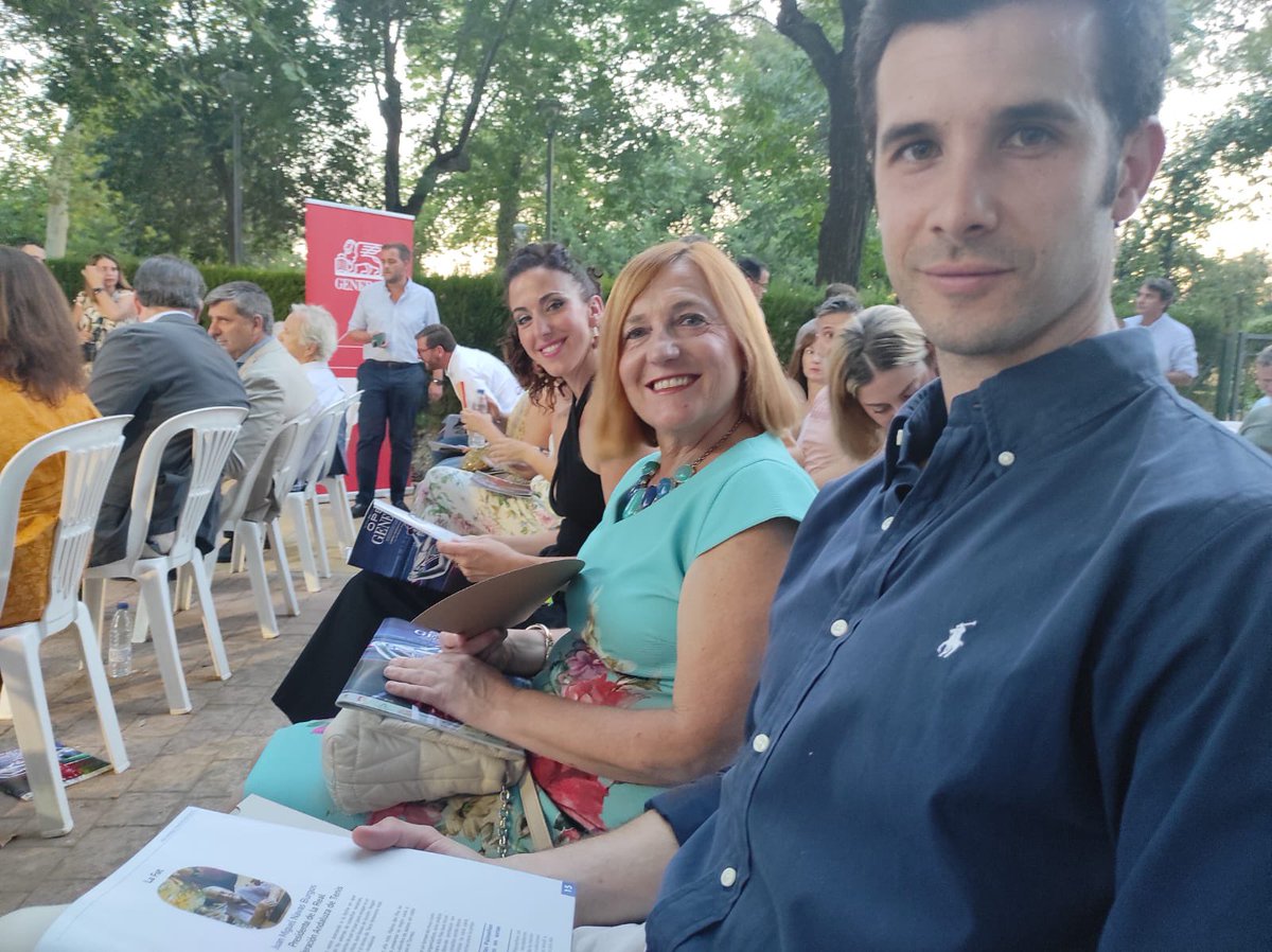 palmapsoe's tweet photo. 🌹La apuesta por el deporte siempre ha sido un pilar fundamental en la gestión socialista en #PalmaDelRío.

🎾Prueba de ello es el @tenispalmaopen, organizado con excelencia por la Asociación de Tenistas Palmeños, con quienes cada temporada hemos trabajado codo con codo.🎾 https://t.co/2FxGRxWVKo