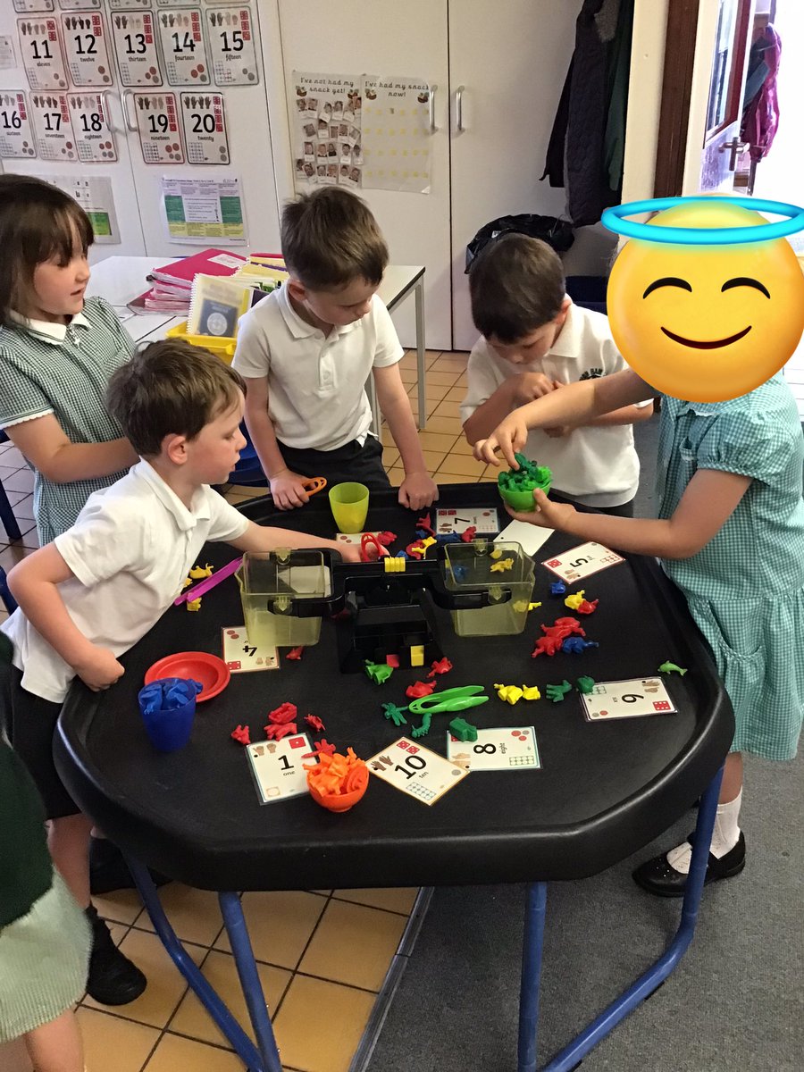 ashclasshh's tweet photo. This week in maths we have been working on sorting objects into different groups and writing our numbers to 10. #HighHamMaths https://t.co/ZfGXcCJvyS