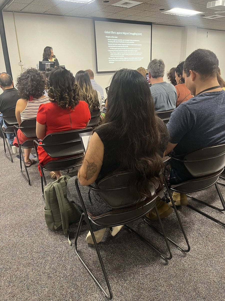 1CLHB's tweet photo. The Recruitment of Young People and Children into Migrant Smuggling Activities on the U.S.- Mexico Border: El Paso/ Juárez Case Study. @_gesanchez 

https://t.co/ZnOos2MrOu https://t.co/KmjLOSOzeJ