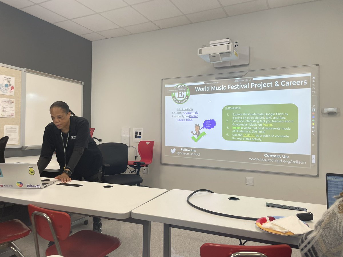 <a href="/Pohner/">Ronda Pohner, M.ED</a> from <a href="/edison_school/">Edison Middle School</a> is killing it at the #HISD_E3 conference presenting her Music 🎶 Festival Unit
@HISD_Inst_tech 
@TeamHISD