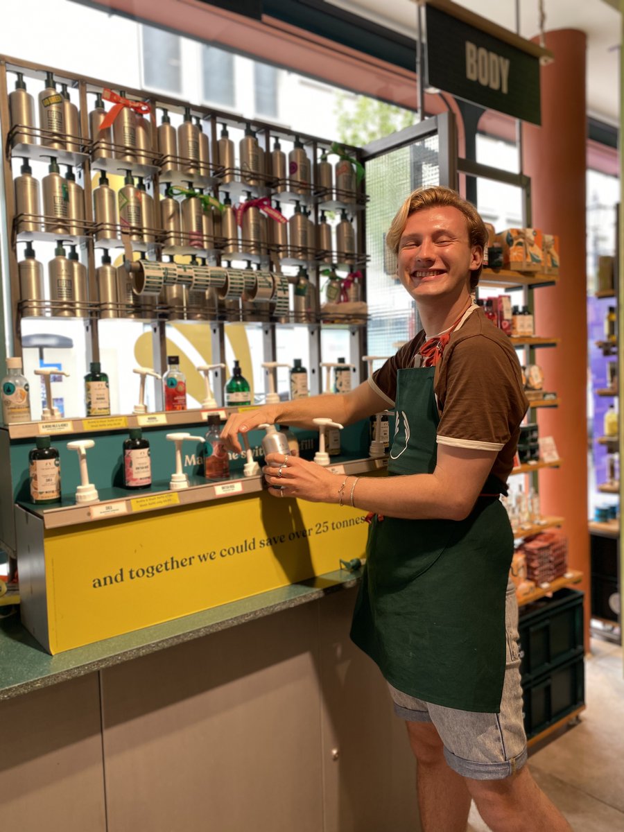 TheBodyShopUK's tweet image. #ActNow and join us on the #RefillRevolution, just simply #RefillReuseRepeat your plastic bottles to help protect our beautiful planet 💚 ♻️ 🧴