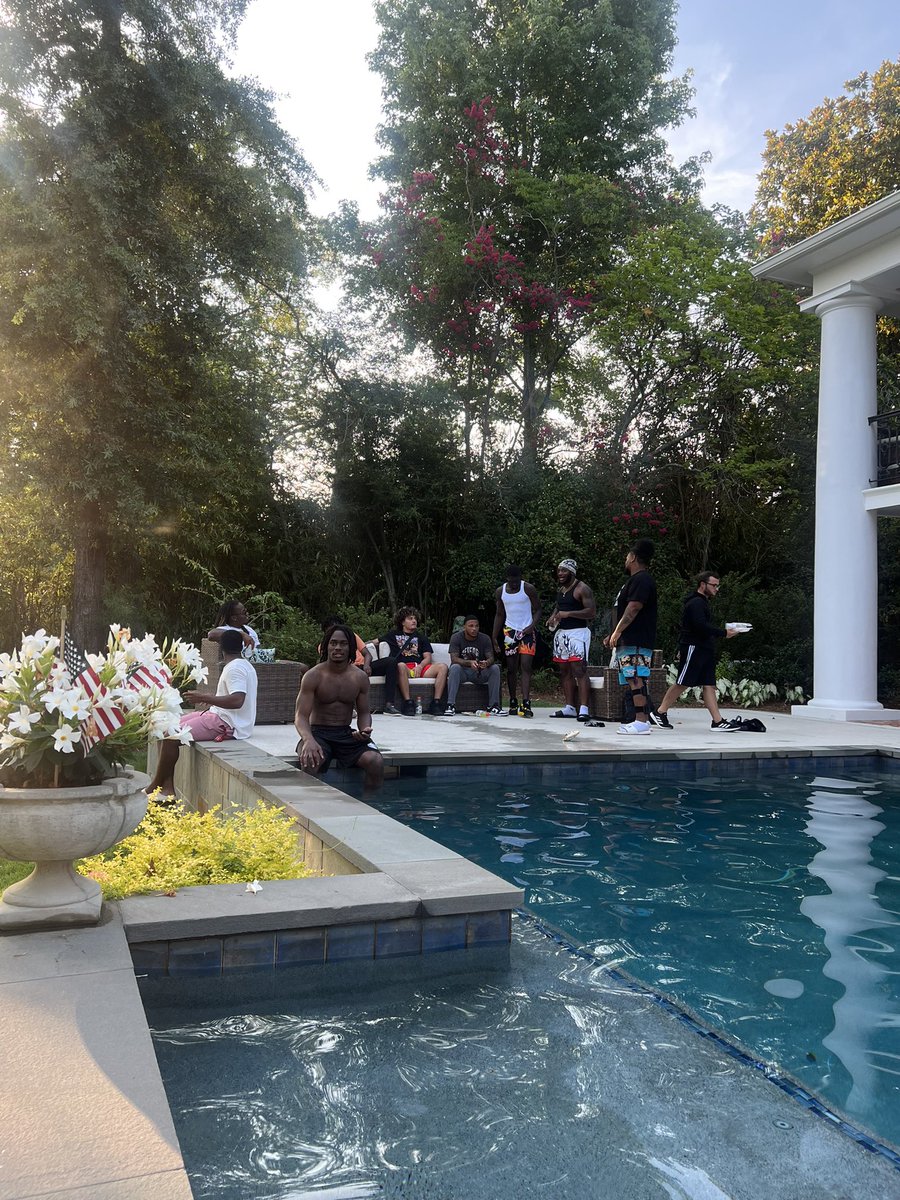 Had an amazing cookout the other night with some of our defensive players and specialists! 

Always a great day to be a WARHAWK! 

#TheBestIsOnTheBayou | #FUNroe | #HawkYeah