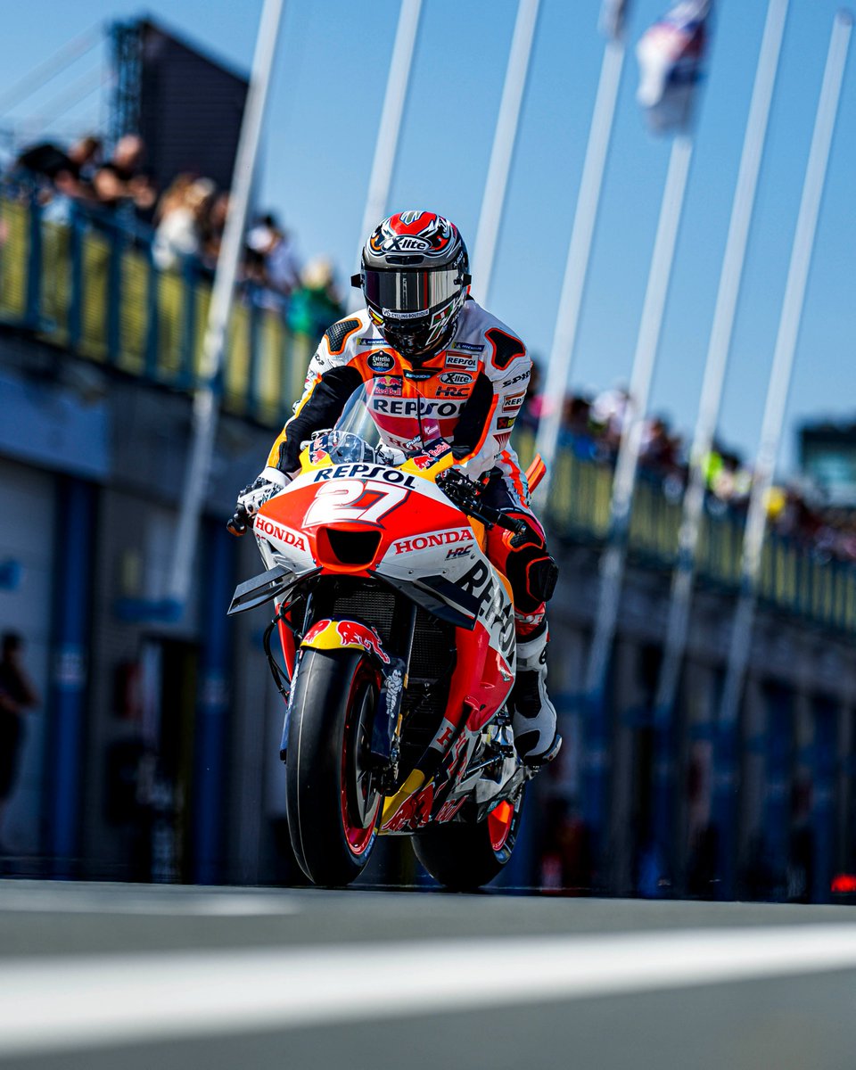 First day, first steps👣

🅿️1️⃣9️⃣ #MM93
🅿️2️⃣2️⃣ #IL27

#DutchGP🇳🇱
#MotoGP