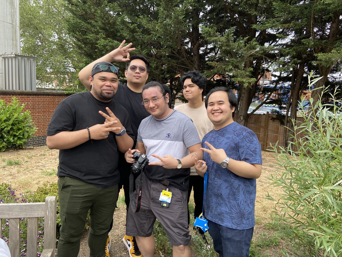 Building teams &amp; communication, joint A&amp;E &amp;AAU team day making the most of the well-being garden and weather. #teambuilding #communicationskills #wellbeing @Whipps_ED @WhippsCrossHosp <a href="/ElliottsThe/">mark elliott</a> <a href="/AAUWhippsCross/">Acute Assessment Unit WXH</a> <a href="/FionaMccreesh/">Fiona Mccreesh</a> <a href="/julesday61_day/">Julie Day</a> <a href="/ratansiz/">💙Zebina Ratansi, MBE, RN💙</a> <a href="/CGZimuto/">Cynthia Zimuto</a> @clairedavis45