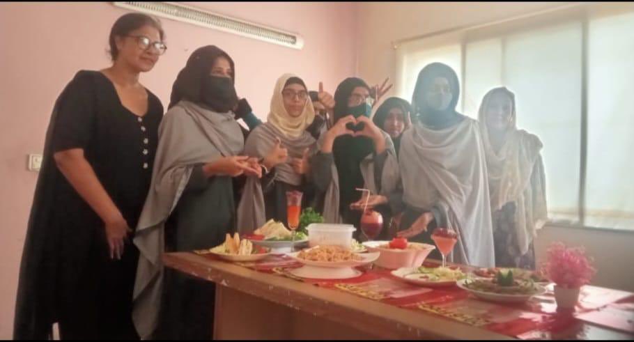 IdaRieu's tweet photo. Our deaf girls had a great cooking practical today. They made and decorated yummy dishes - so proud of them.

#idarieu #cooking #cookingart #training #practical #PSOCSR https://t.co/XNhlUrEM9h