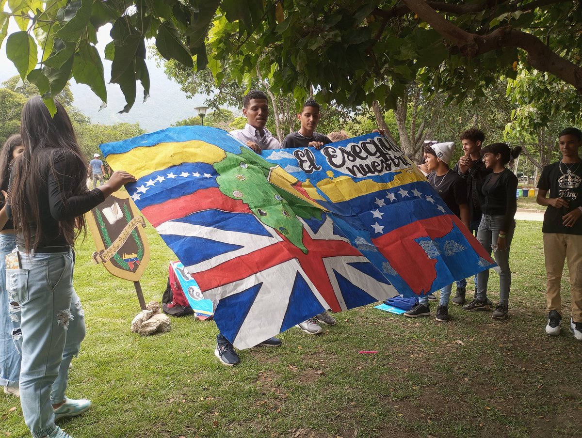 CircuitoSB's tweet photo. Centro de Desarrollo de la Calidad Educativa Paz Castillo: Investigación y Formación Permanente, del Estado Miranda. Presentes y Activos en el Reto de Amor y Lealtad a la Patria en el Parque Miranda @HectoRodriguez @MPPEDUCACION @_LaAvanzadora @rosabecerra3 @cdcepazcastillo https://t.co/wb8a70HJlD