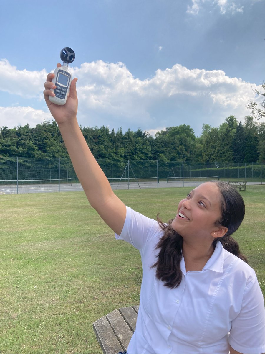 Year 7 geographers <a href="/CroydonHigh/">Croydon High School</a>  have been recording microclimate data as part of their renewable energy / microclimate topic <a href="/The_GA/">Geographical Association</a> #nationalfieldworkfortnight #teamwork #fieldwork