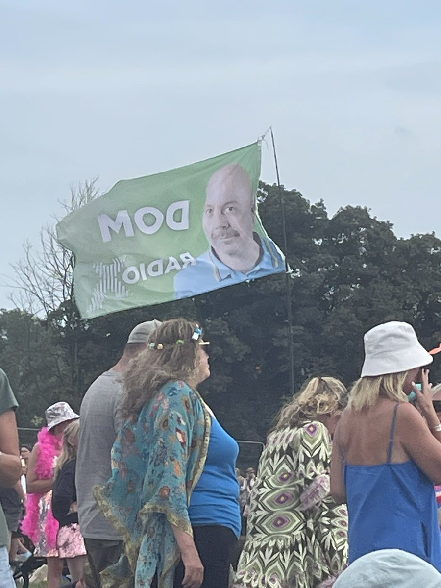 k8eevs's tweet photo. Spotted!! @RadioX @domisatwit https://t.co/ca9qEhAn3M