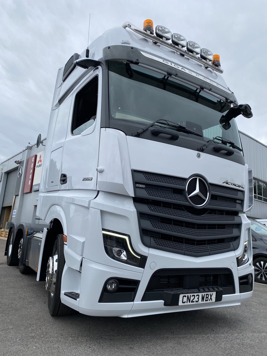 #Euro Commercials #M&amp;M Aggregates#Trucks  You Can Trust - Big thanks to Mark Tucker of M&amp;M Aggregates for the New Actros 2553 Giga Space order  delivered this afternoon 👍🤓