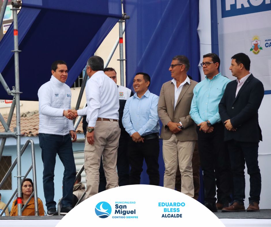 MuniSanMiguelPE's tweet photo. 🚨🚔Para el alcalde de San Miguel la seguridad ciudadana no tiene límites territoriales, por eso es el impulsor del Serenazgo sin Fronteras. https://t.co/WZ3Znkryq8