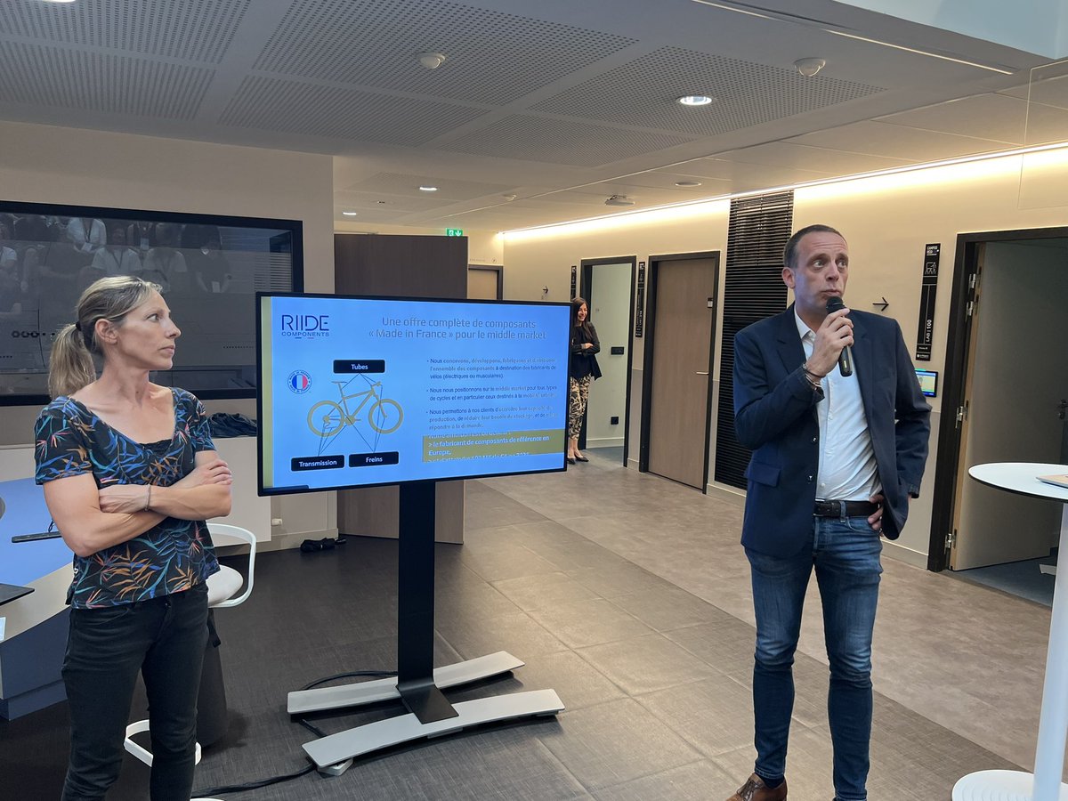 ChGeourjon's tweet photo. Très heureux d’avoir accueilli, au nom de la région @auvergnerhalpes et de son président @laurentwauquiez, le #challengeimt au @CampusRegion du numérique. Pendant 4 jours, les élèves ingénieurs et managers des 8 écoles de @imtfrance participent à un hackaton autour des enjeux de transition. @MINES_StEtienne @jacquesfayolle