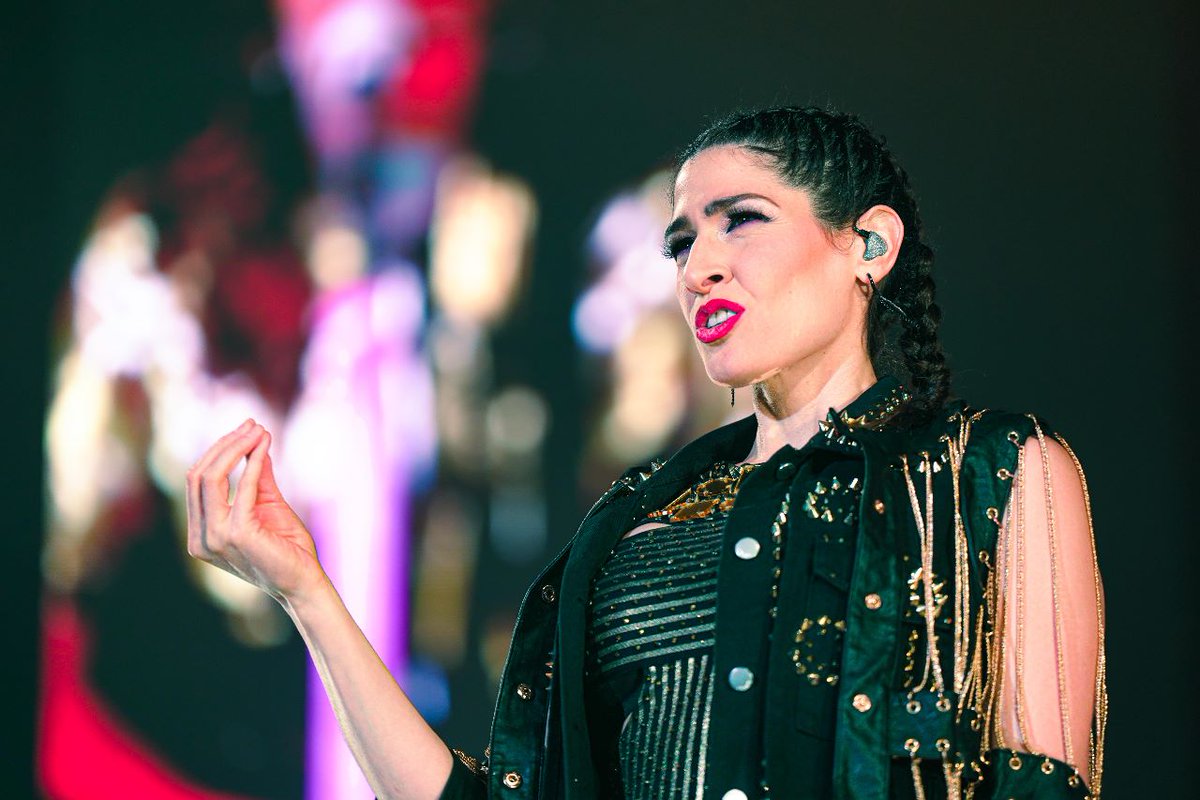 mty_360's tweet photo. En un nuevo sold out, .@haashoficial deslumbró a 7,000 personas que se dieron cita en el @Audcitibanamex con sus éxitos llenos de amor y despecho ❤️‍🩹 https://t.co/9XClm1s2bt