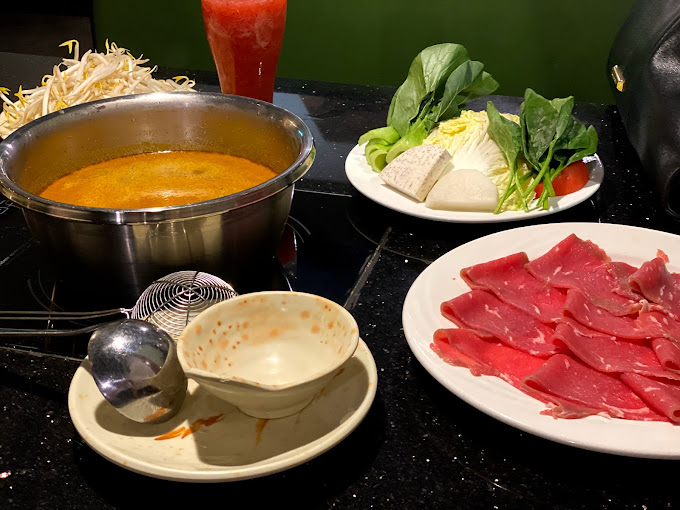 ShopSquare1Mall's tweet photo. From Hibachi, to Hot Pot and Sushi, Tokyo Japanese Steakhouse has something for everyone! https://t.co/WtJmiIbVOv